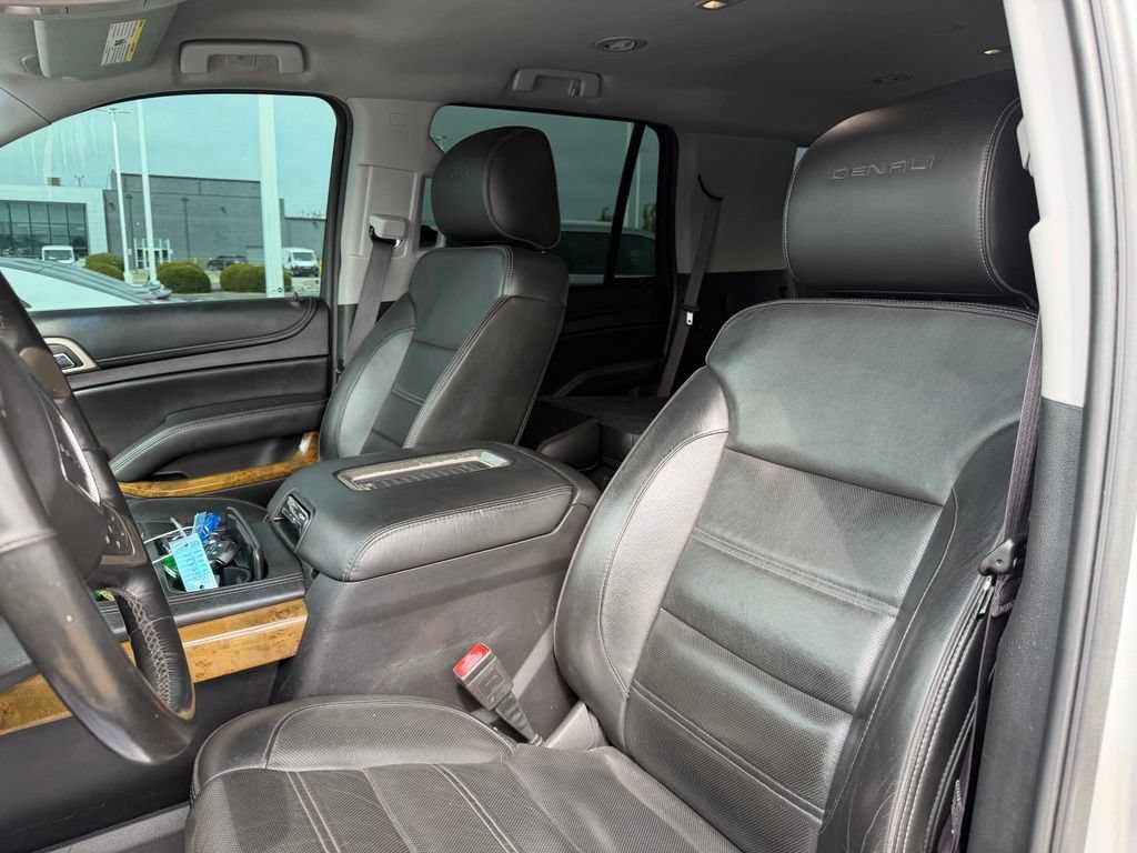 Used 2017 GMC Yukon Denali AWD/4WD image 13