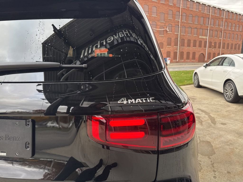 New 2026 Mercedes-Benz GLB 250 4MATIC image 9