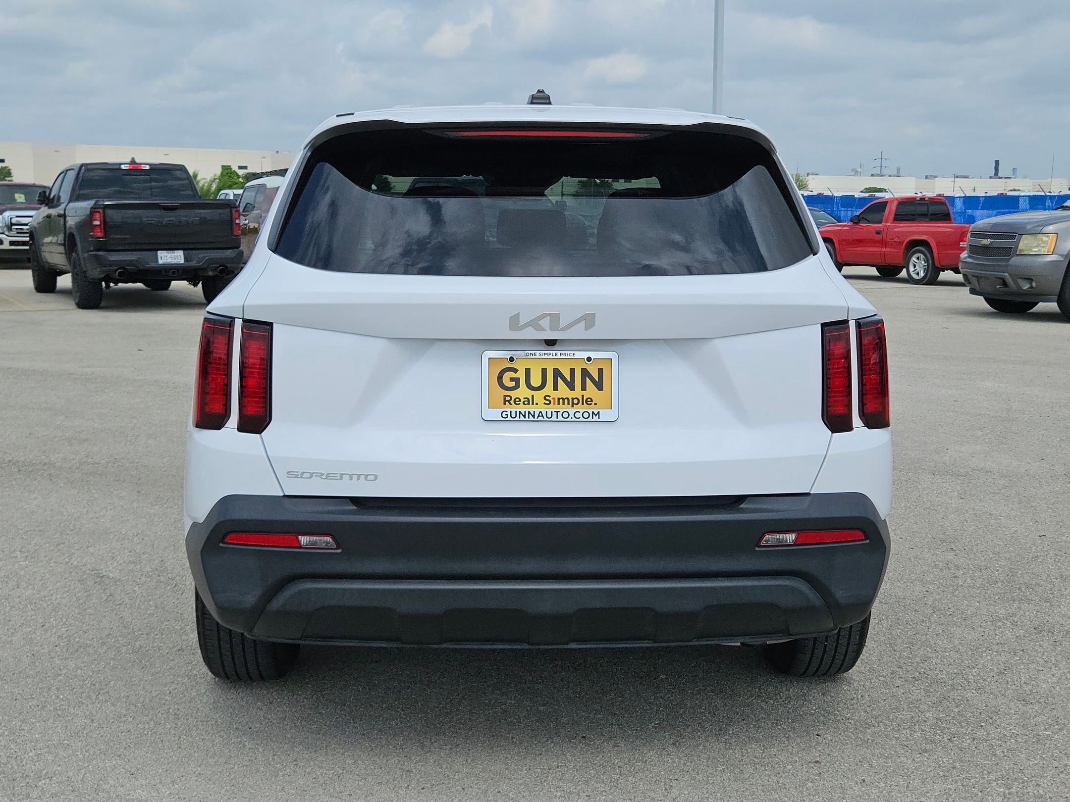 Used 2023 Kia Sorento LX FWD image 4