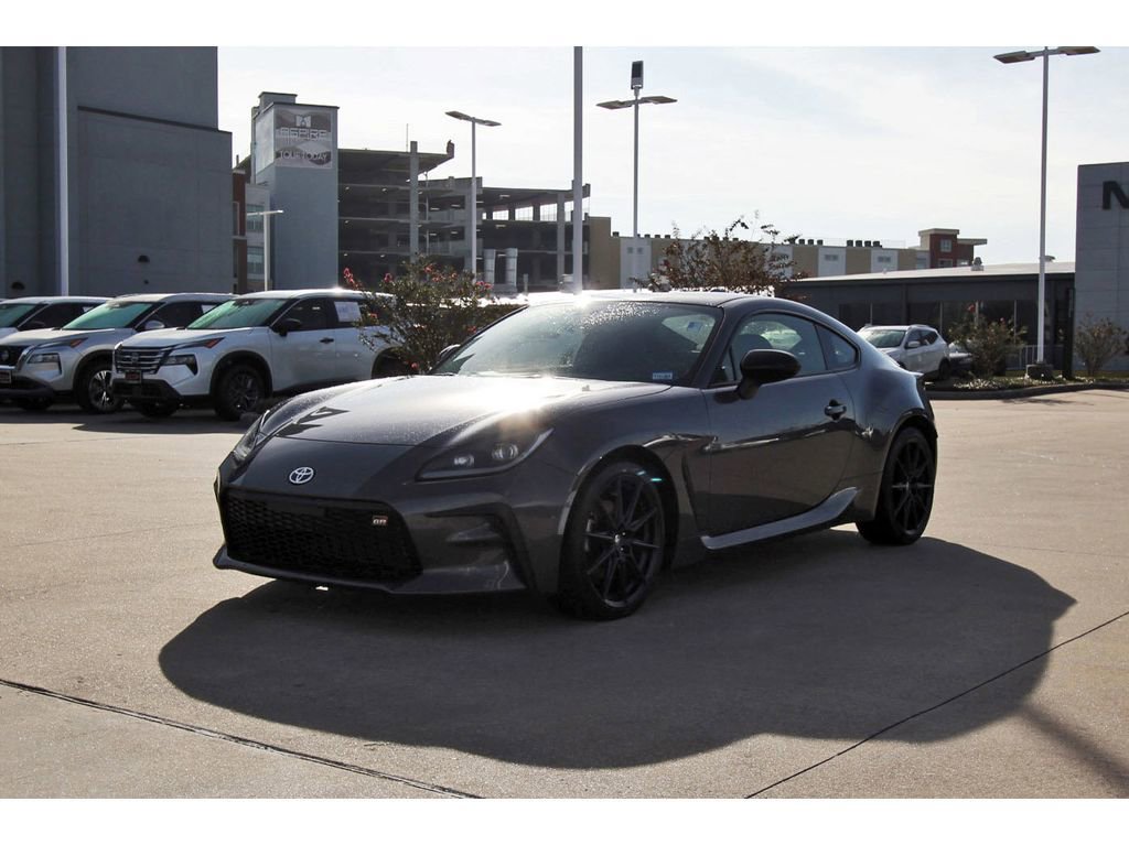 Used 2023 Toyota GR86 Premium RWD image 2