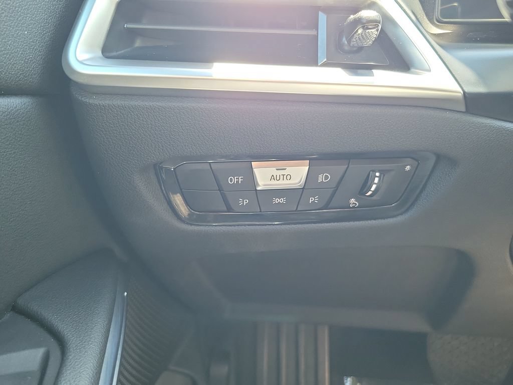Used 2025 BMW 330i Sedan RWD image 21