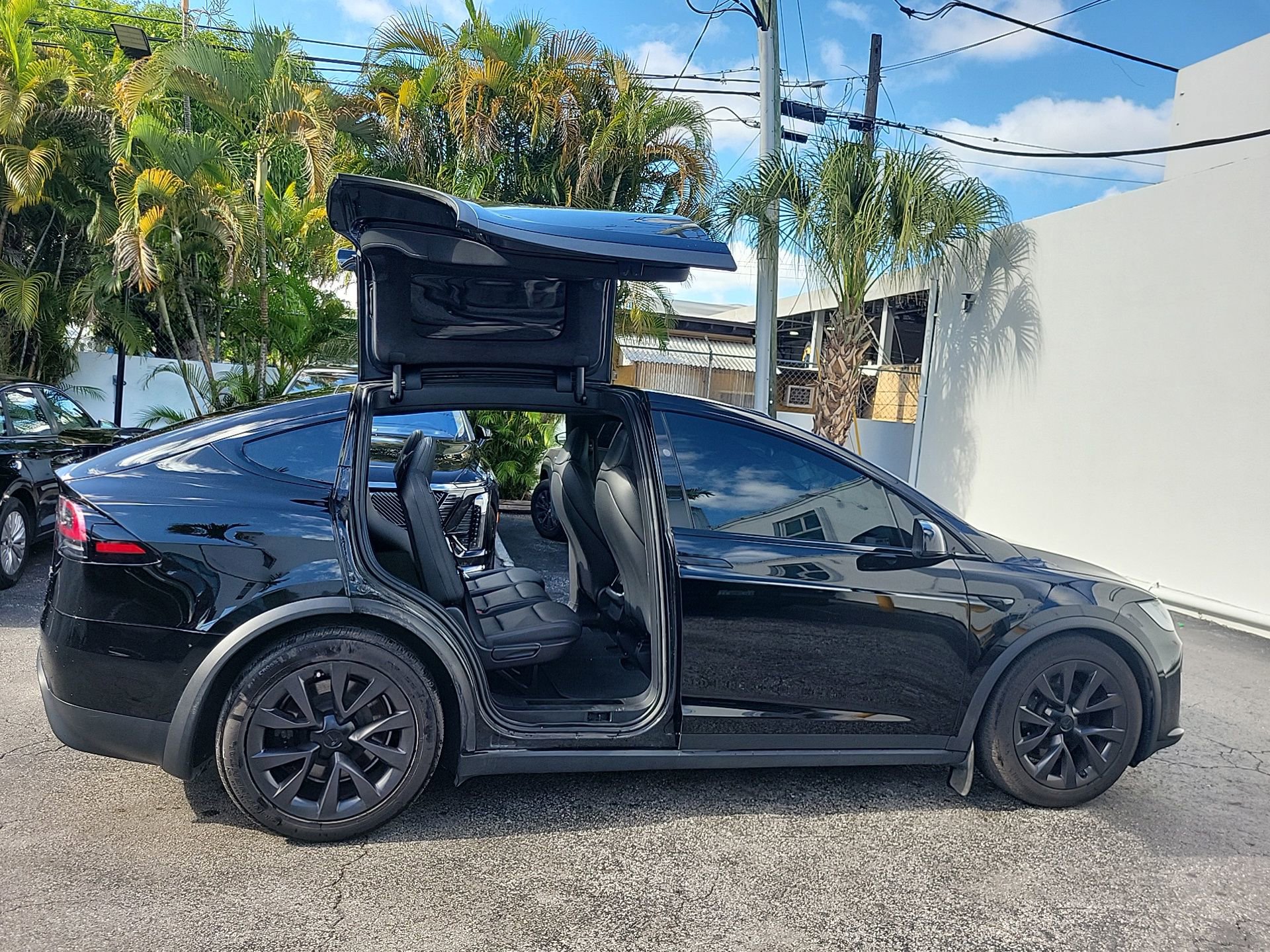 Used 2023 Tesla Model X image 21