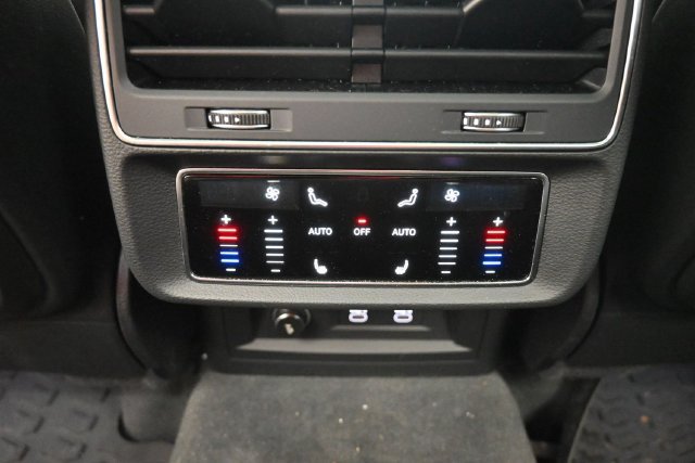 Used 2021 Audi RS Q8 AWD/4WD image 16
