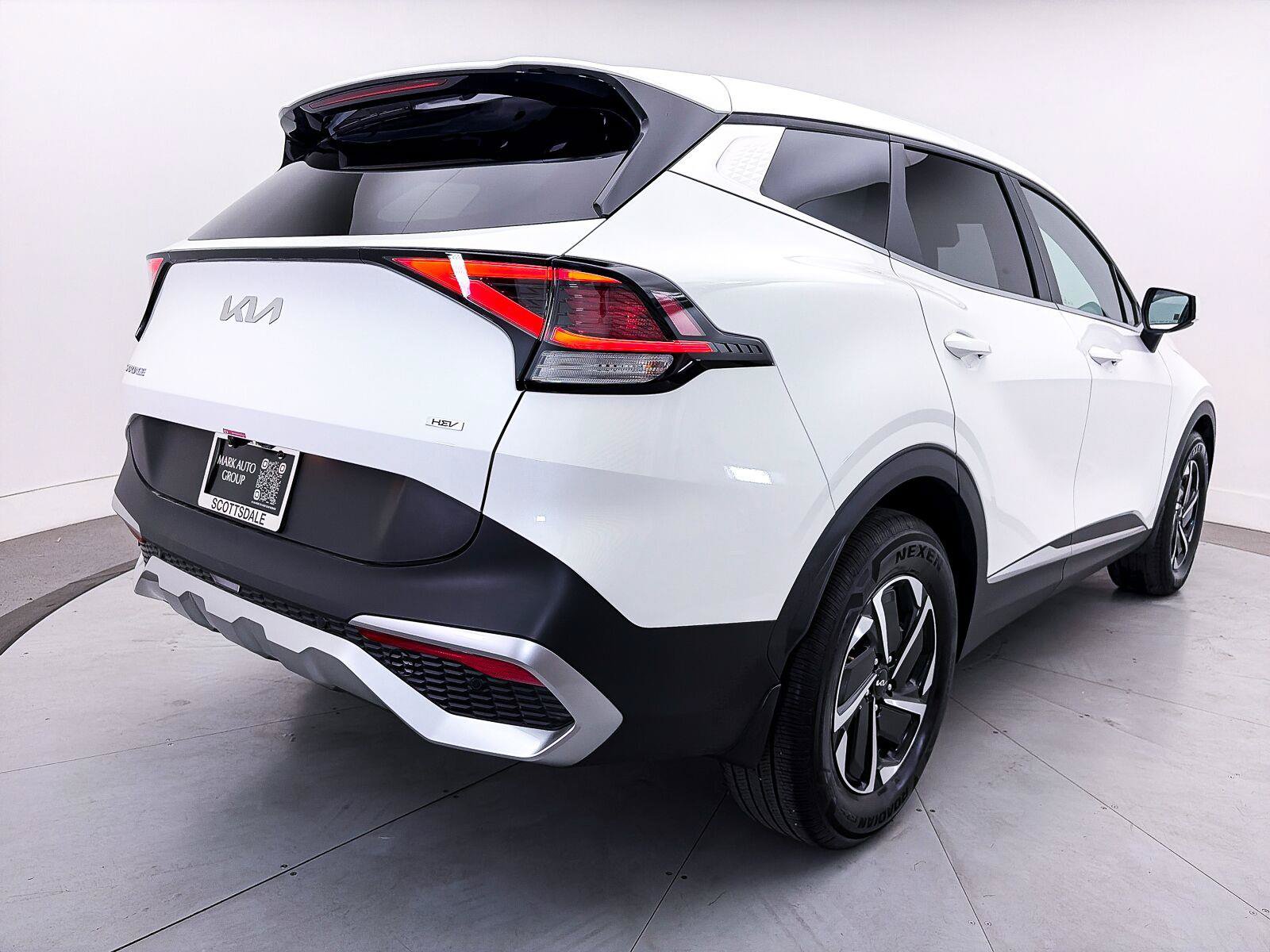 Used 2025 Kia Sportage LX FWD image 14