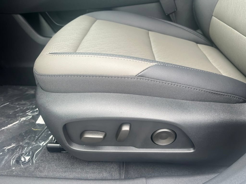 New 2026 Chevrolet Equinox LT w/ Convenience Package II FWD image 14