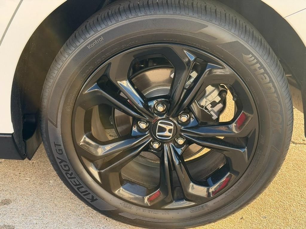 Certified 2025 Honda Accord SE image 7