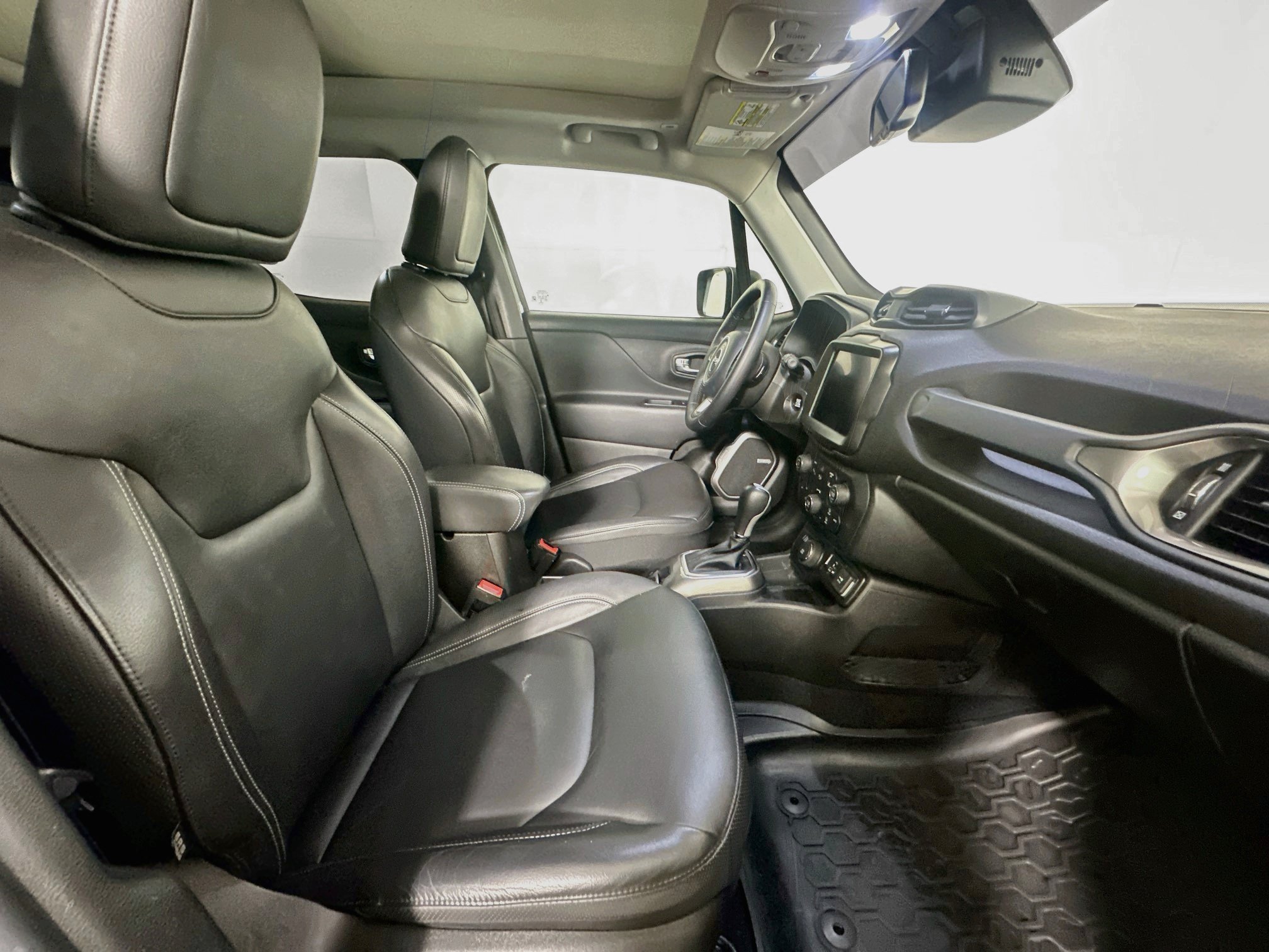 Used 2021 Jeep Renegade Limited w/ Sun & Sound Group AWD/4WD image 31