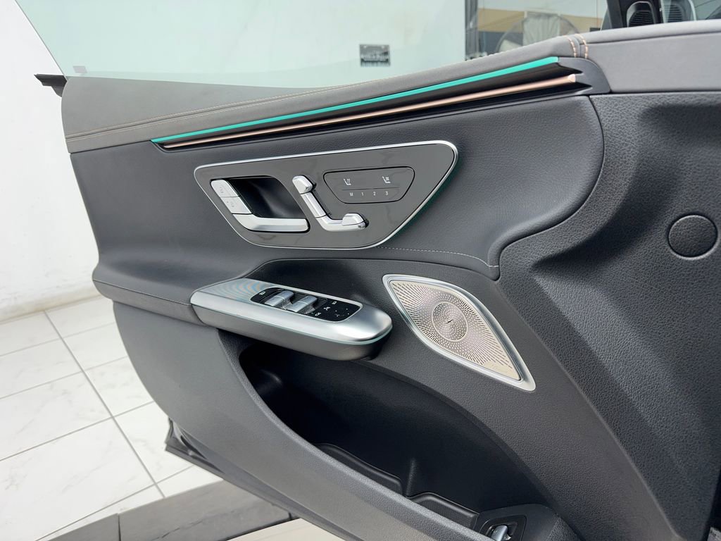 Used 2023 Mercedes-Benz EQE 500 4MATIC Sedan w/ Exclusive Trim Package image 46