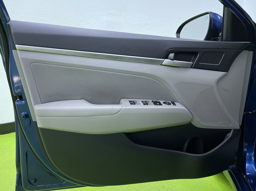 Used 2020 Hyundai Elantra SEL image 15