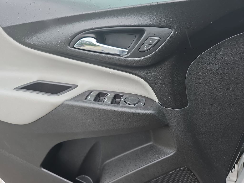 Used 2018 Chevrolet Equinox LT FWD image 23