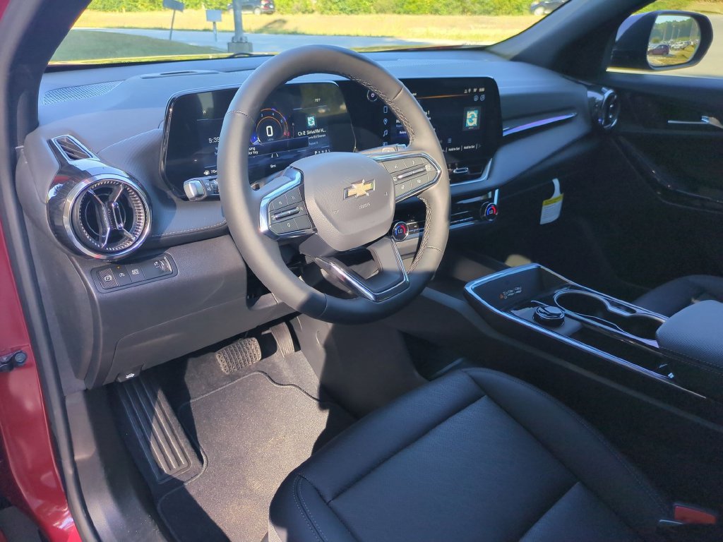New 2027 Chevrolet Equinox LT w/ Convenience Package II FWD image 18