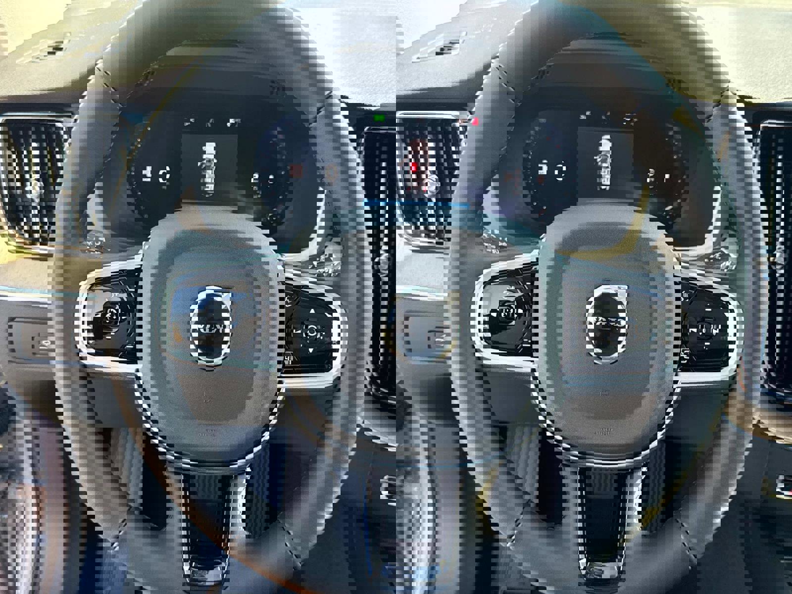 New 2026 Volvo XC60 B5 Plus w/ Climate Package image 26