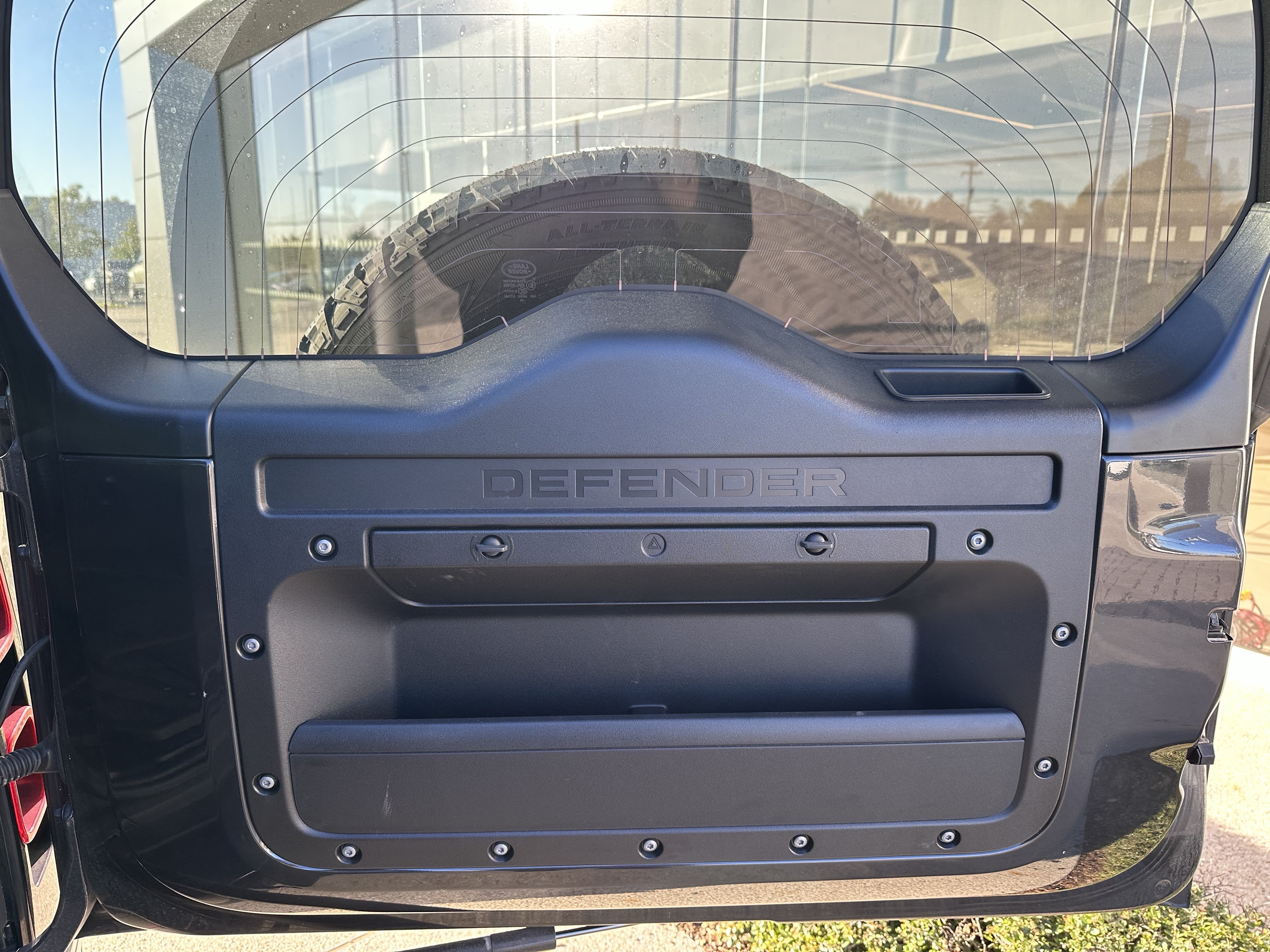 Certified 2024 Land Rover Defender 110 X-Dynamic SE AWD/4WD image 34