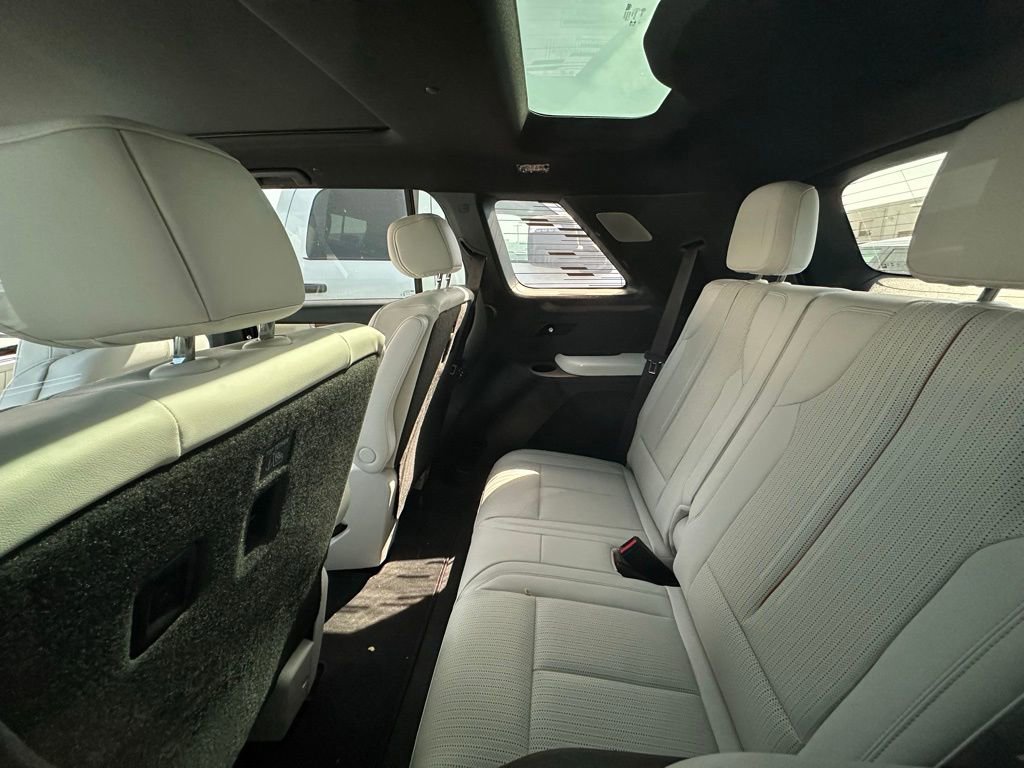 Used 2026 Cadillac Vistiq Sport image 10