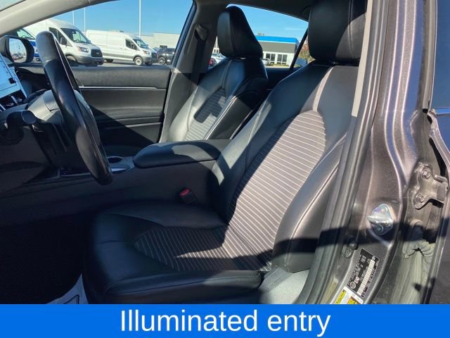 Used 2022 Toyota Camry SE image 13