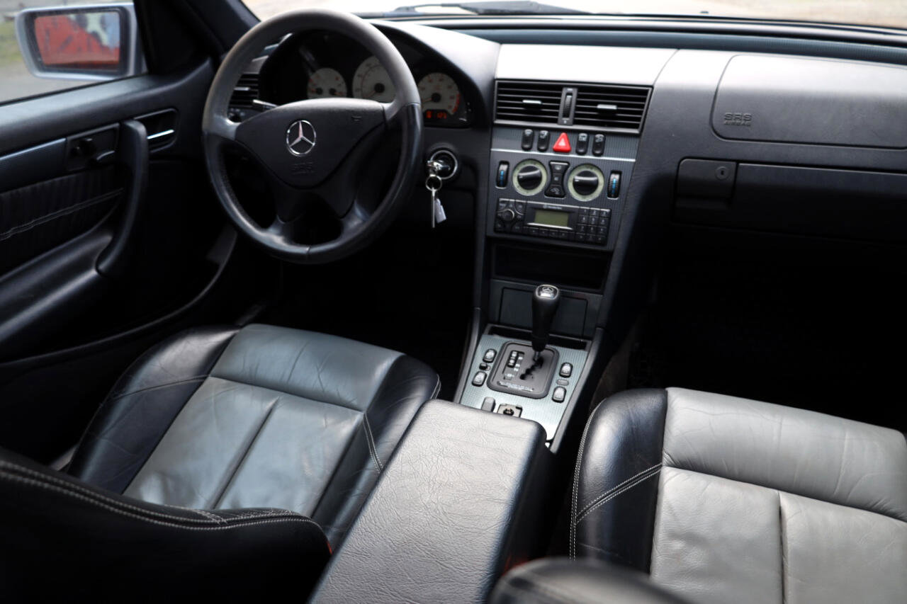 Used 2000 Mercedes-Benz C 230 image 4