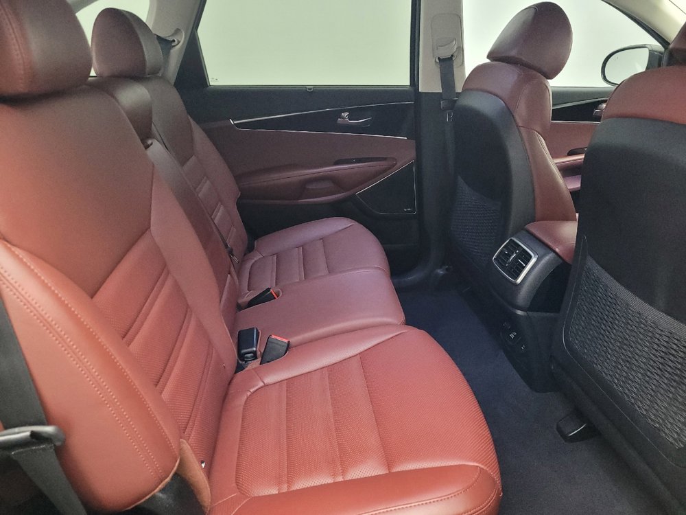 Used 2018 Kia Sorento SX image 19