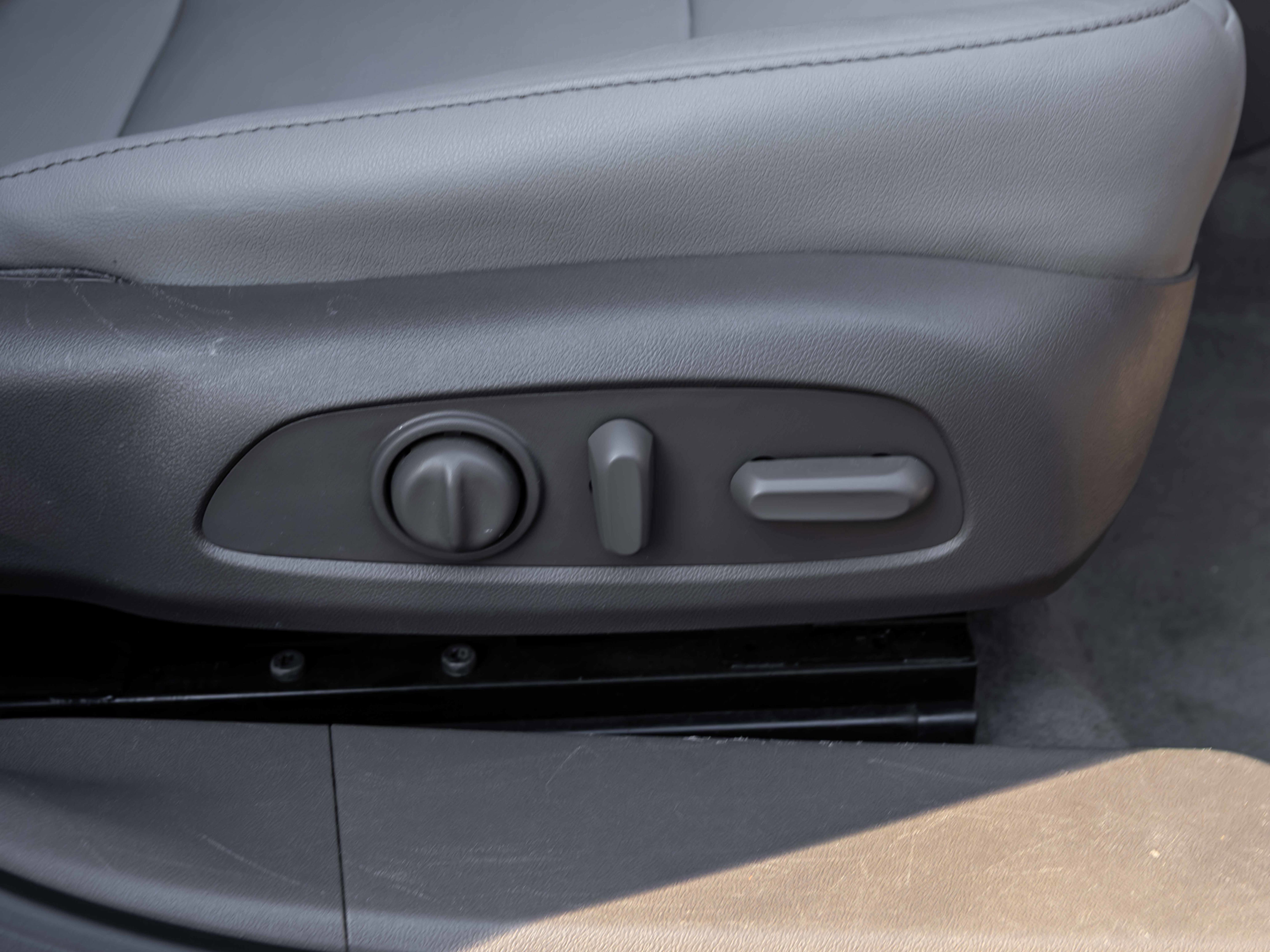 Used 2019 Chevrolet Malibu Premier w/ Sun and Wheel Package image 65