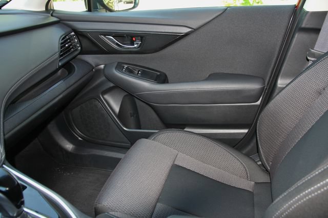 Used 2025 Subaru Outback Premium AWD/4WD image 29