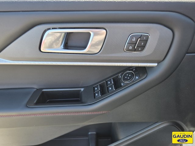 Certified 2025 Ford Explorer ST-Line w/ Premium Package RWD image 18