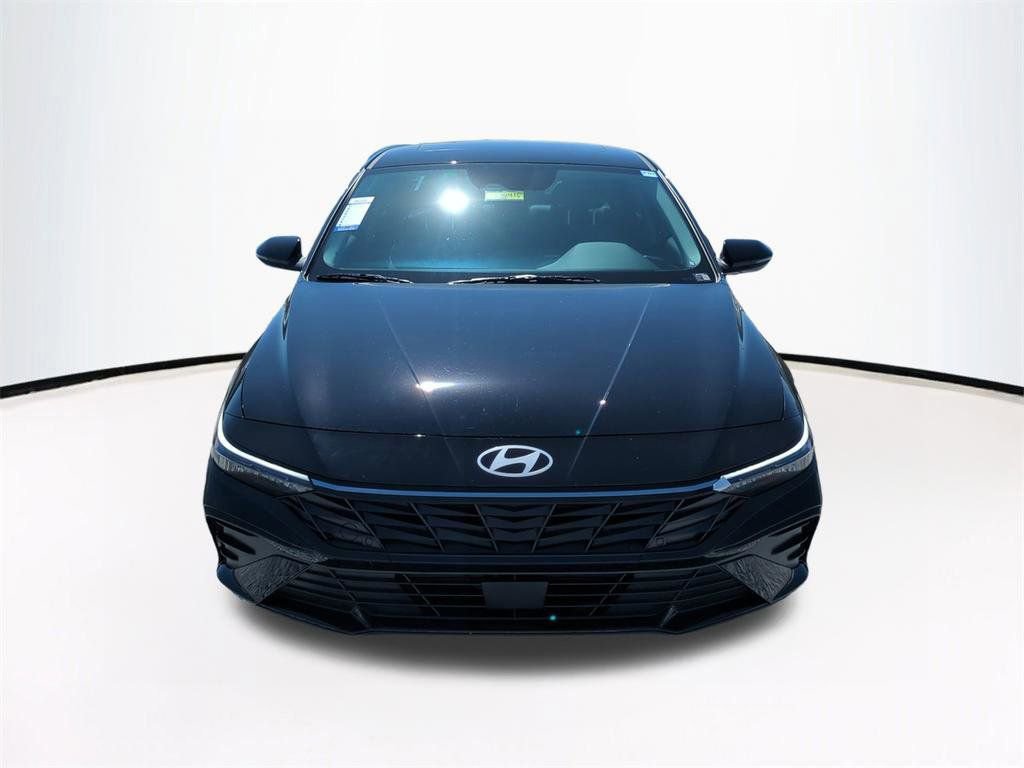 New 2026 Hyundai Elantra Limited FWD image 3