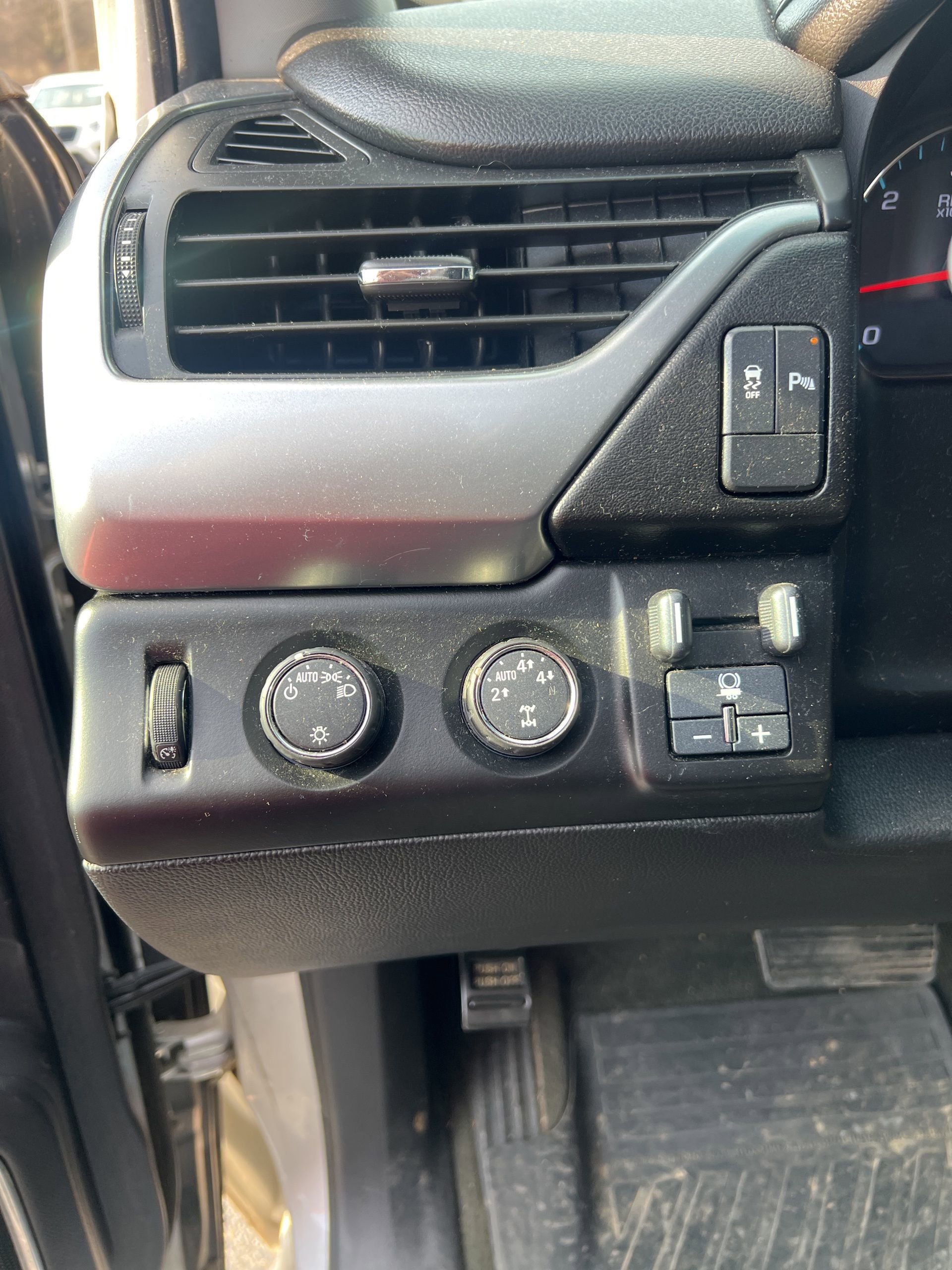 Used 2015 Chevrolet Tahoe LS w/ Max Trailering Package AWD/4WD image 15