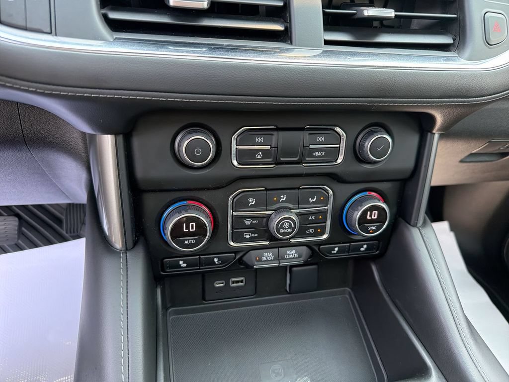 Used 2022 Chevrolet Suburban LT w/ Luxury Package AWD/4WD image 26