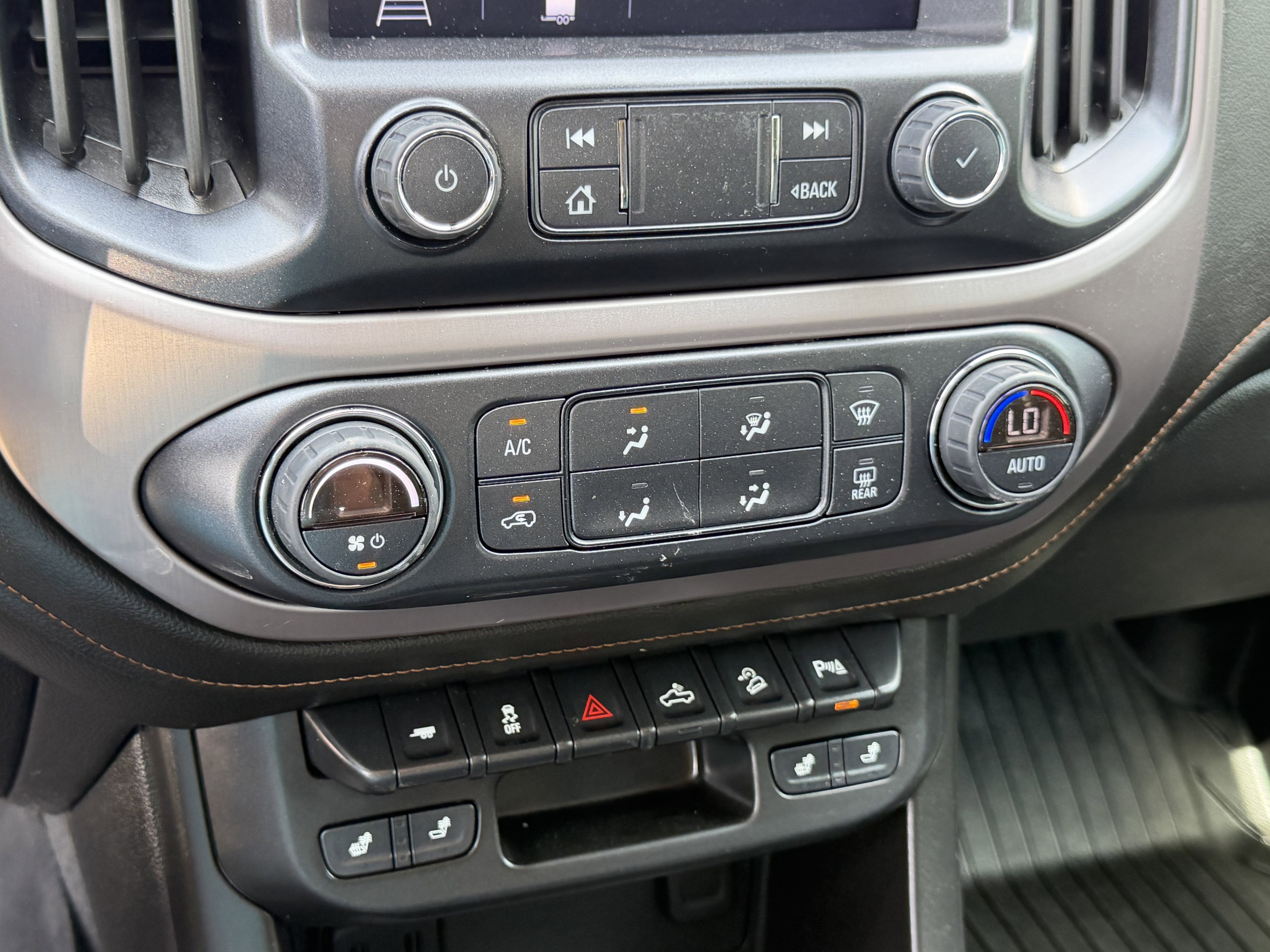 Used 2022 GMC Canyon AT4 w/ Trailering Package AWD/4WD image 16