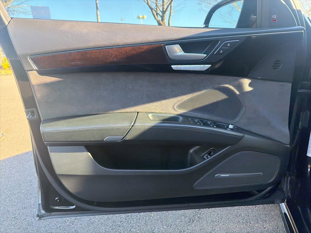 Used 2017 Audi A8 L 3.0T w/ Executive Package image 11