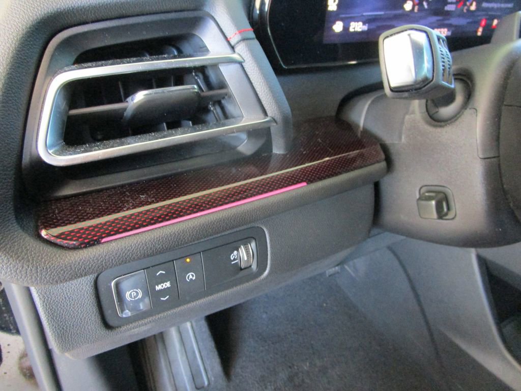 Used 2024 Chevrolet Traverse RS image 21