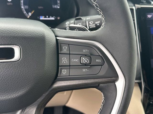 Used 2024 Jeep Grand Cherokee L Limited w/ Luxury Tech Group II image 28