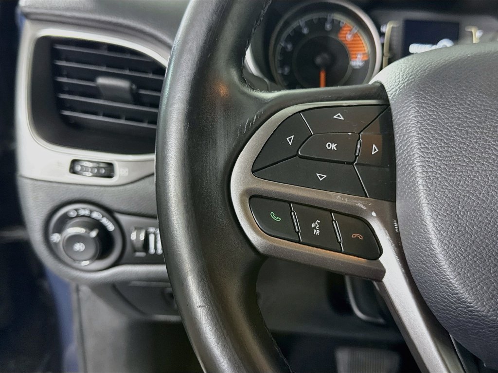 Used 2019 Jeep Cherokee Latitude Plus w/ Comfort/Convenience Group AWD/4WD image 21