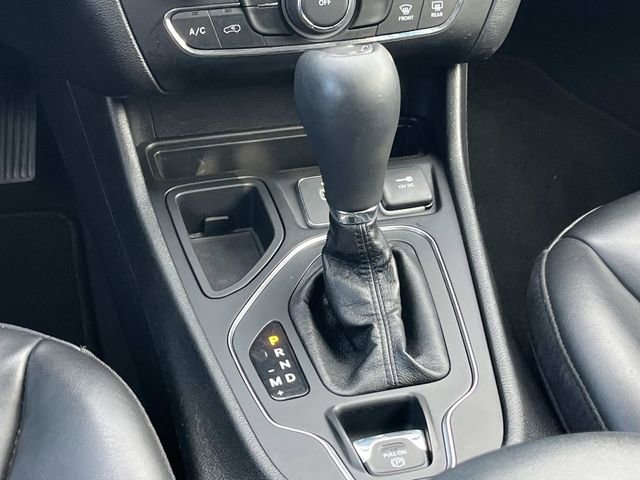 Used 2020 Jeep Cherokee Latitude Plus image 17