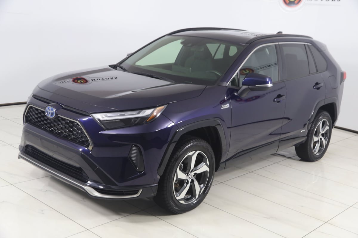 Used 2024 Toyota RAV4 SE w/ Weather & Moonroof Package AWD/4WD image 20