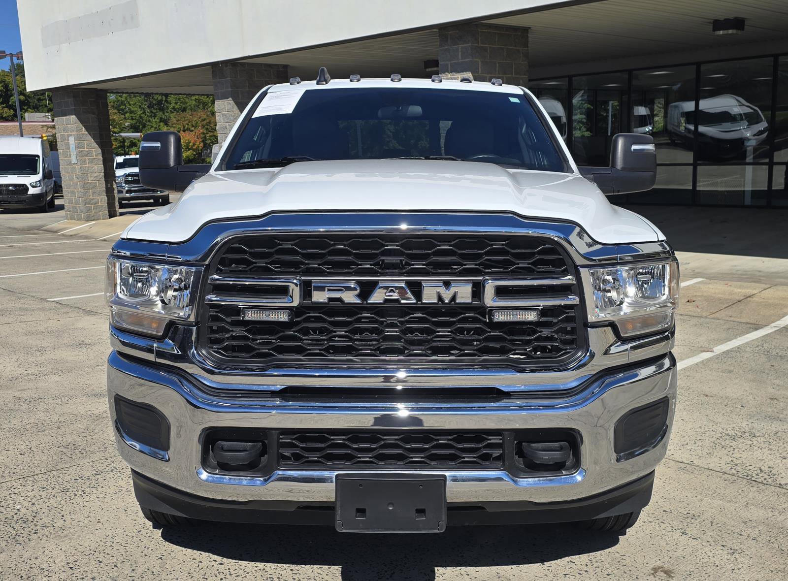 Used 2024 RAM 2500 Tradesman w/ Chrome Appearance Group image 9
