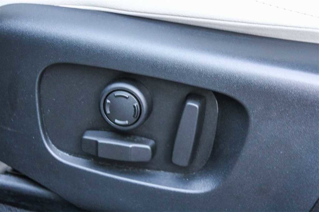 Used 2021 Land Rover Range Rover Velar S image 21