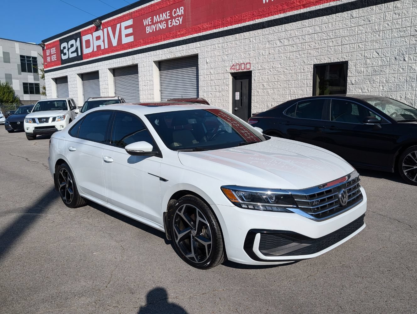 Used 2022 Volkswagen Passat 2.0T R-Line FWD image 4