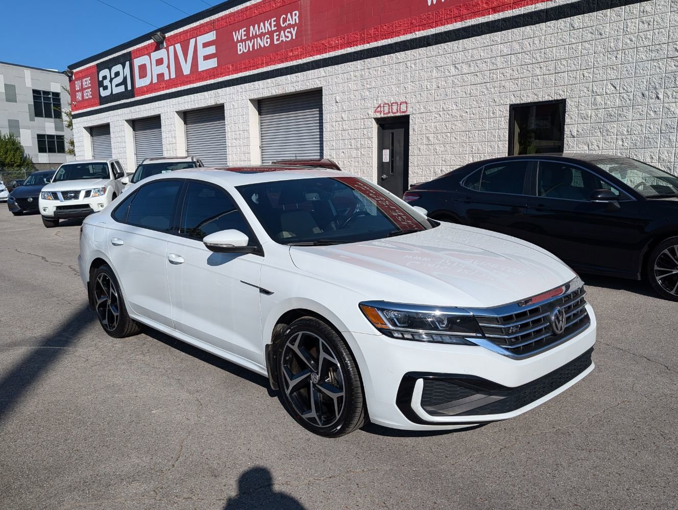 Used 2022 Volkswagen Passat 2.0T R-Line FWD image 4
