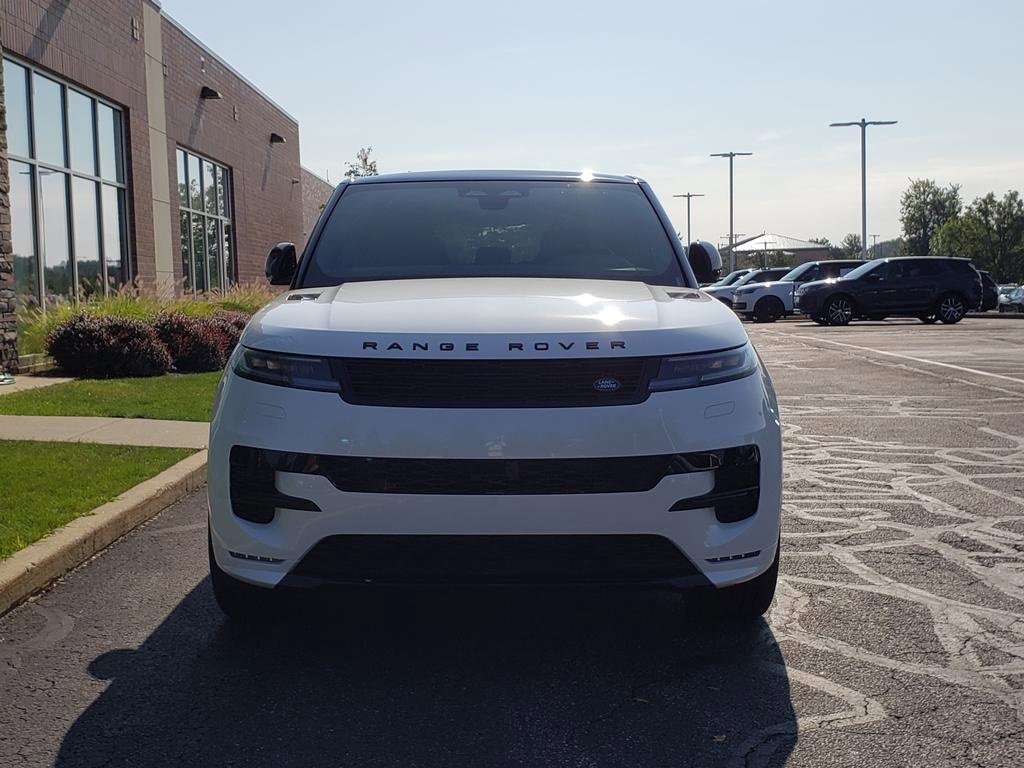 New 2025 Land Rover Range Rover Sport Dynamic SE image 2