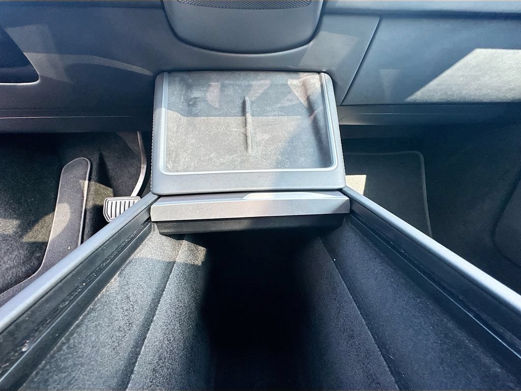 Used 2026 Tesla Model Y 2WD image 26