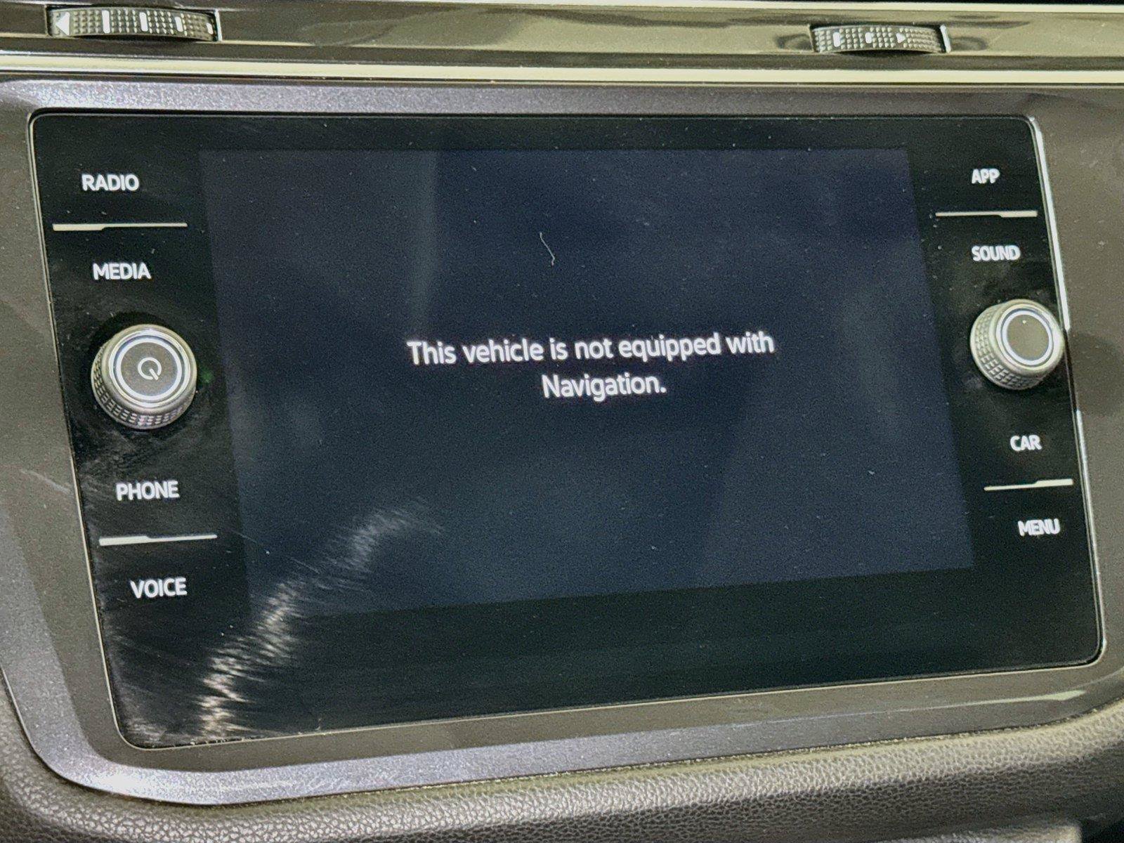 Used 2024 Volkswagen Tiguan SE FWD image 11