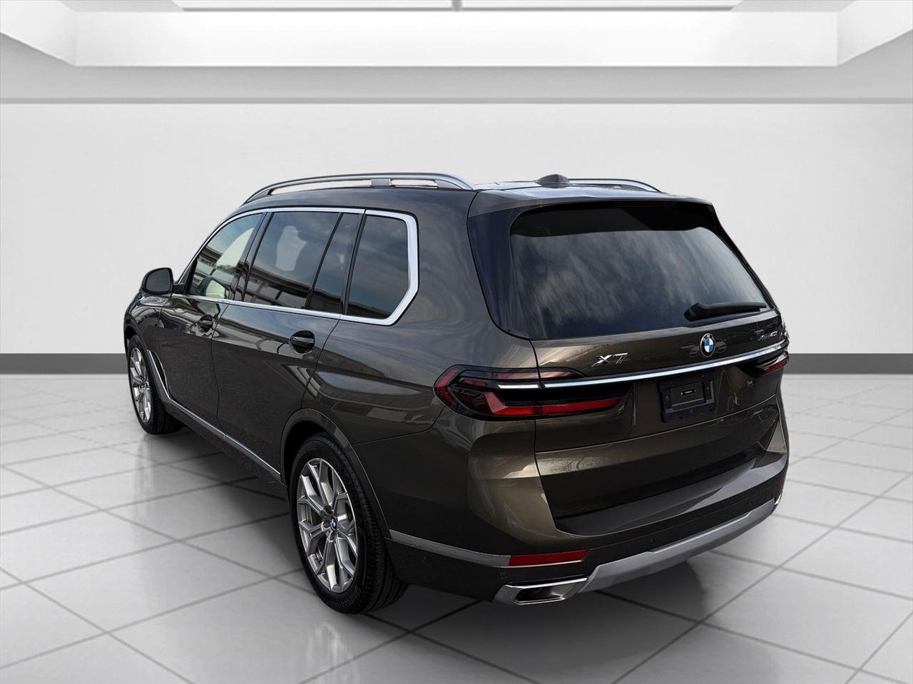 Used 2024 BMW X7 xDrive40i image 9