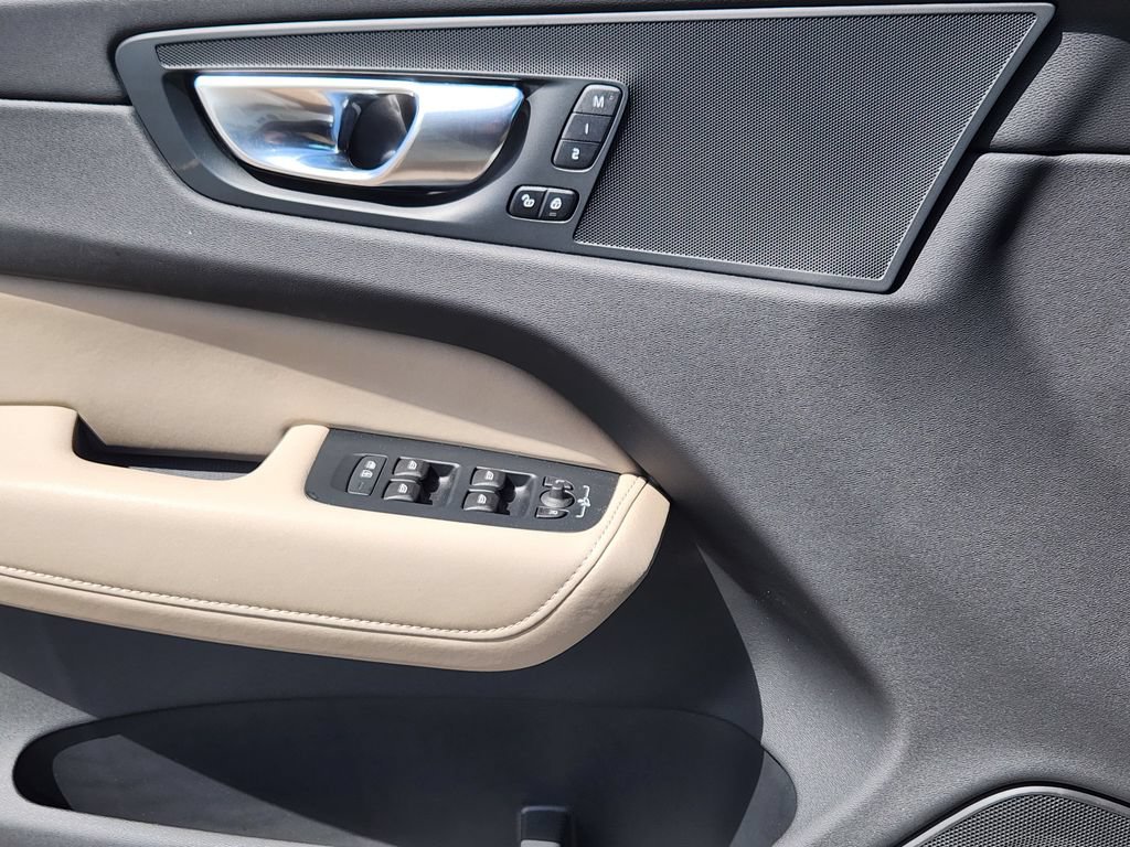 New 2026 Volvo XC60 B5 Plus w/ Protection Package Premier AWD/4WD image 13