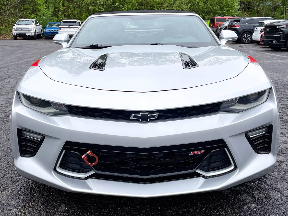 Used 2018 Chevrolet Camaro SS w/ LPO, Ground Effects Package RWD image 7
