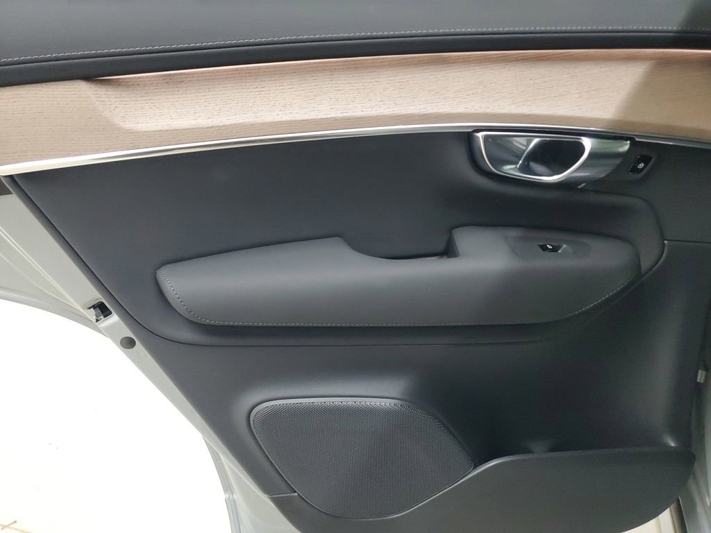 New 2025 Volvo XC90 B6 Core w/ Climate Package image 16