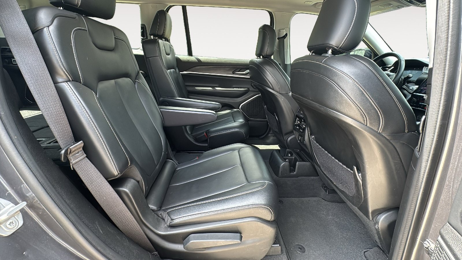 Used 2021 Jeep Grand Cherokee L Limited AWD/4WD image 26