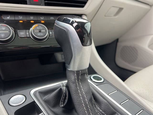 Used 2023 Volkswagen Jetta SE image 22