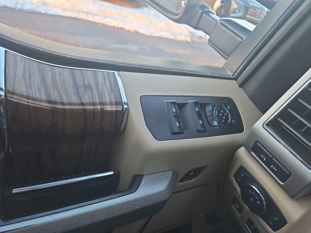 Used 2019 Ford F150 Lariat image 25