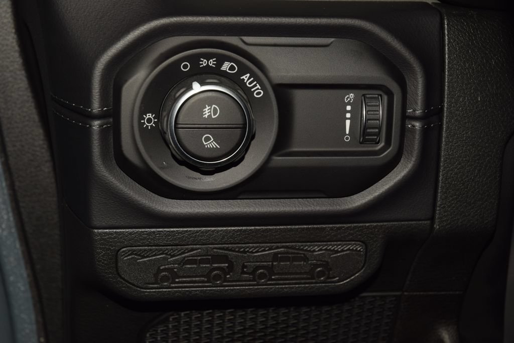 Used 2026 Jeep Gladiator Mojave AWD/4WD image 41