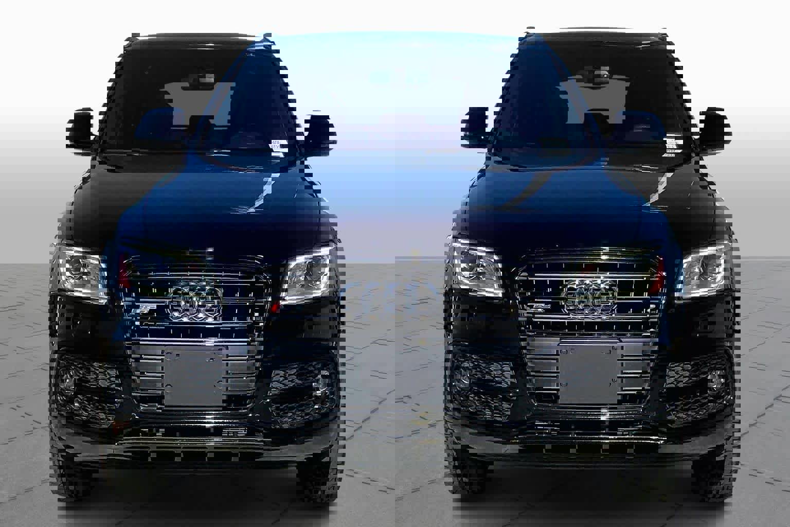 Used 2017 Audi SQ5 Premium Plus w/ Technology Package image 3